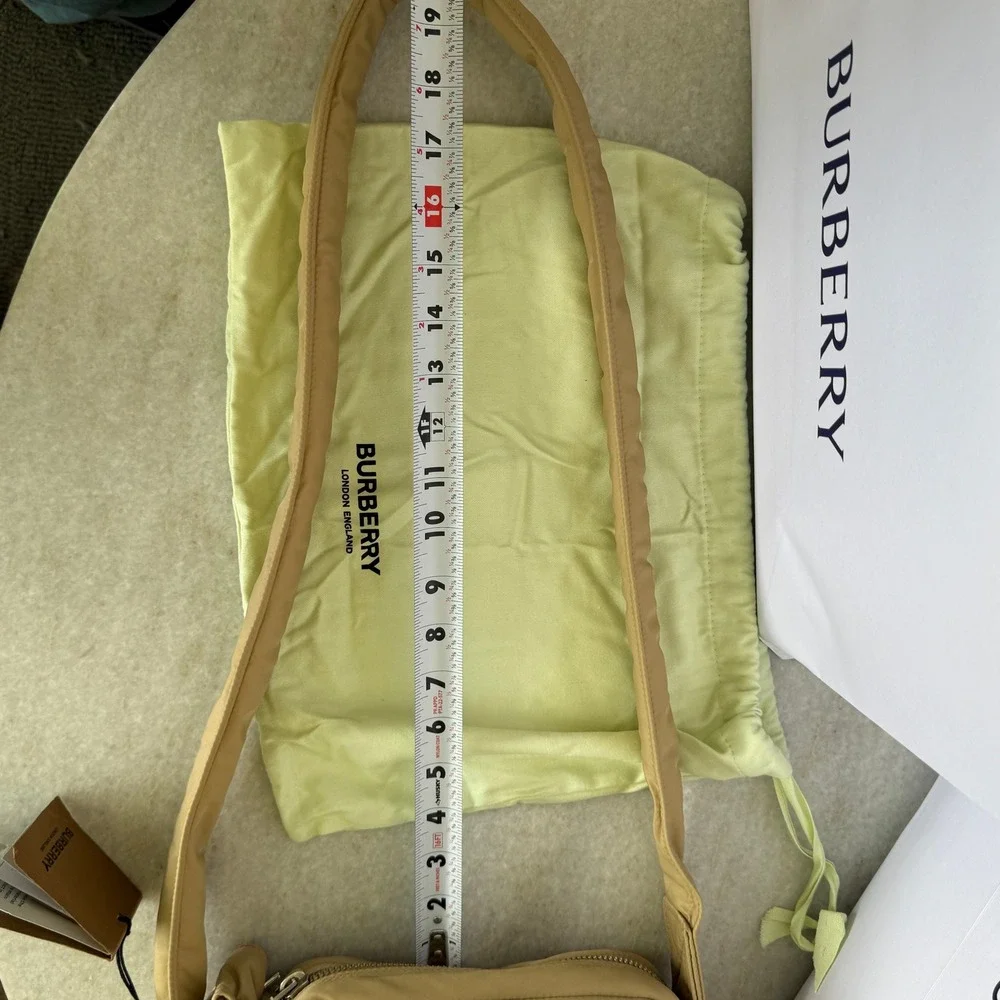 Burberry Warner Nylon Crossbody Bag Gold‎ Honey 81044931 Camera Bag New